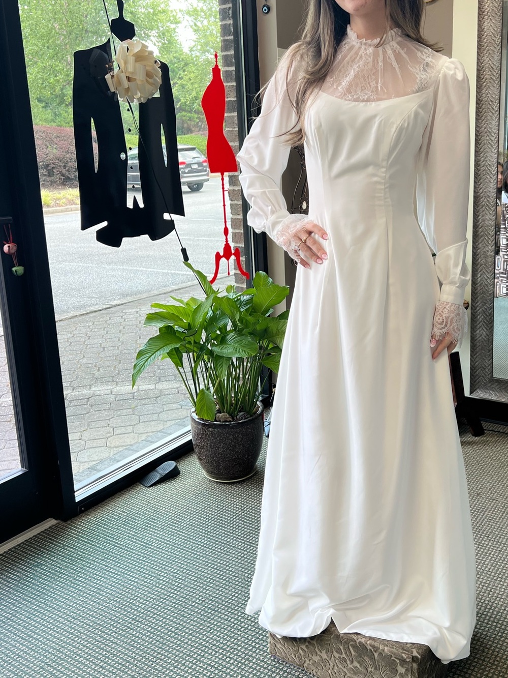 Women's Ivory Long-Sleeve Lace Yoke Bridal Dress